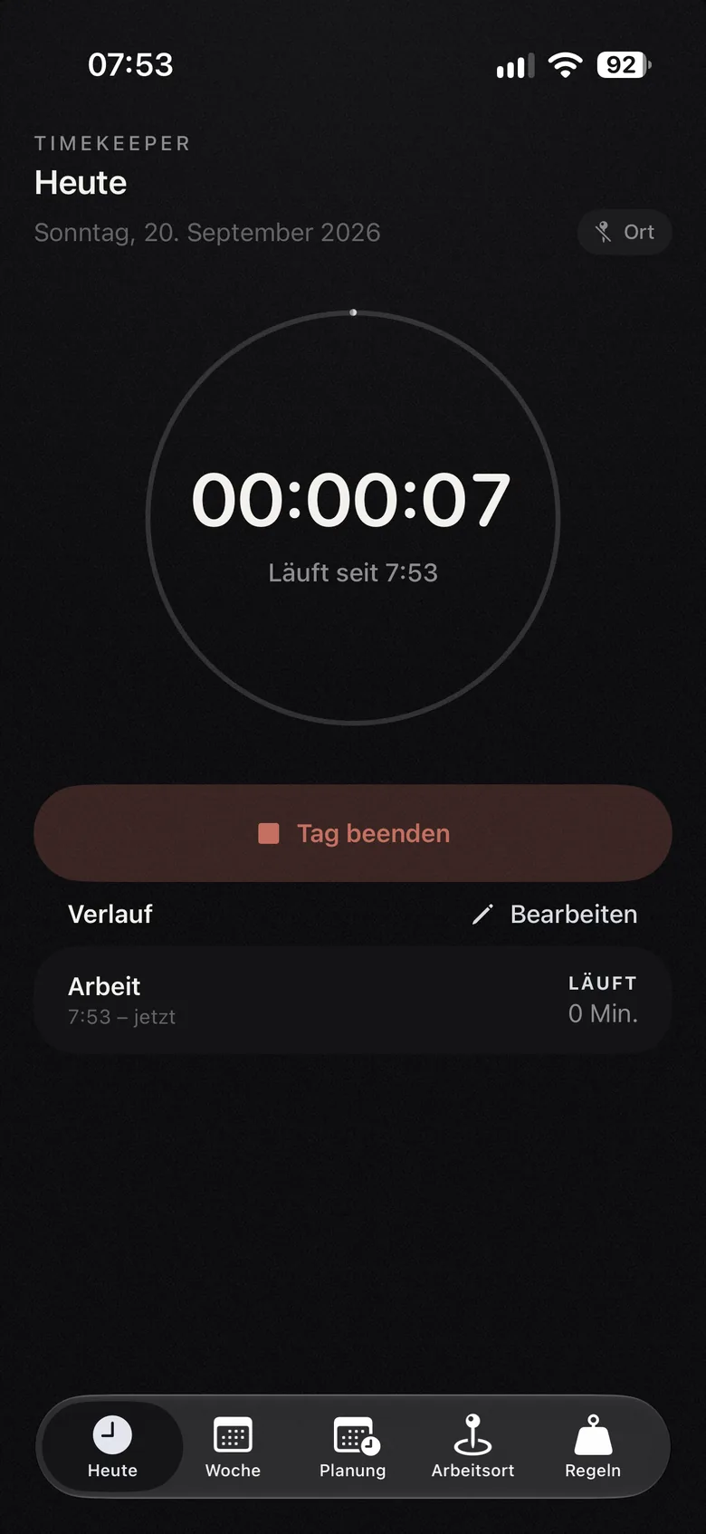Timekeeper-App: laufende Zeiterfassung auf Heute im Dunkelmodus